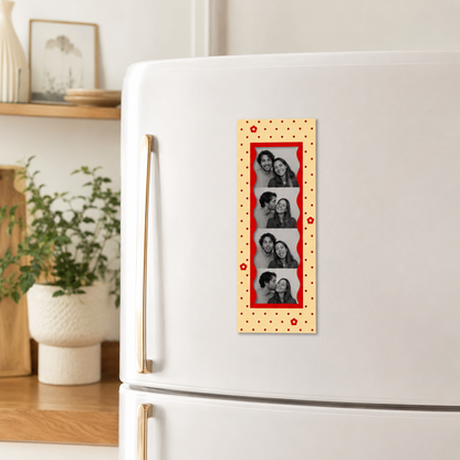 Buttercup Magnetic Digital Photobooth Frame